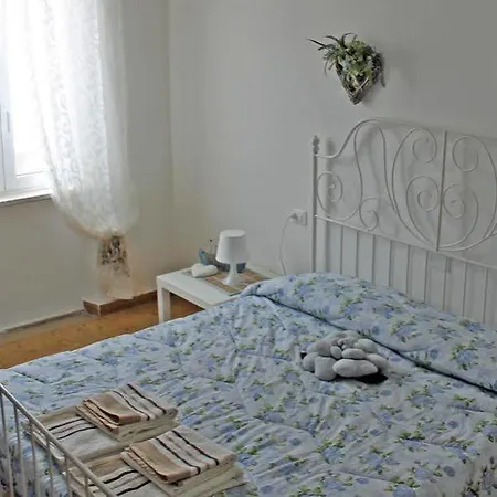 לינה וארוחת בוקר B&B The Lions